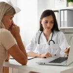Endometrioza – jak rozpoznać pierwsze objawy i kiedy zgłosić się do ginekologa?